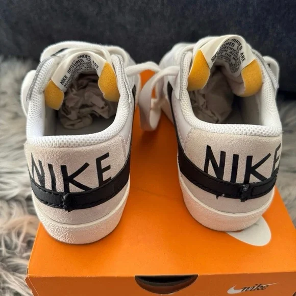 Nike W Blazer Low ’77 Jumbo Sneakers - Women’s Size 6.5 - Picture 4 of 8